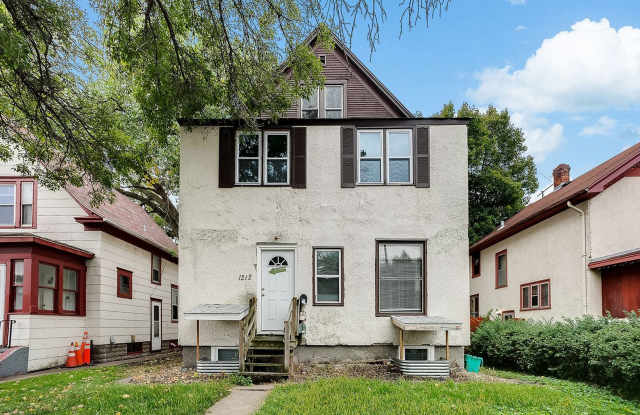 4 bedroom 2 bath available 9/1/2023