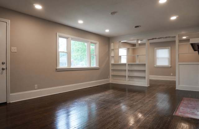 1025 Woodhaven Drive