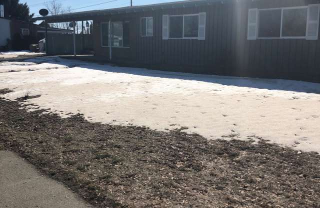 3 Bedromm, 2 Bathroom Duplex!