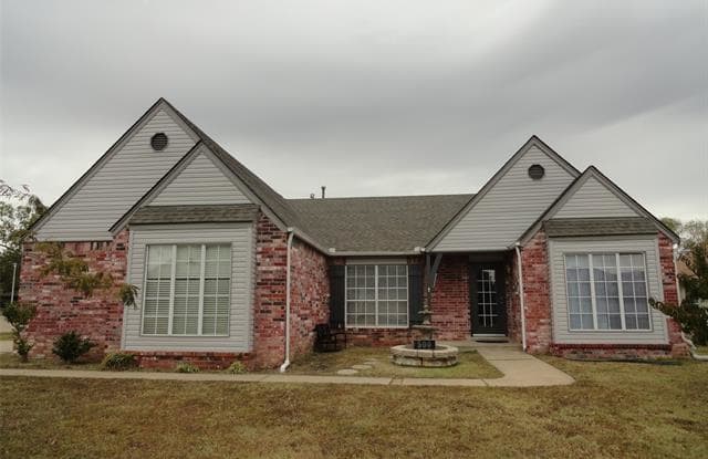 500 E Helena Street - 500 East Helena Street, Broken Arrow, OK 74012