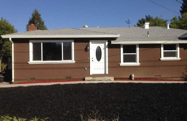 1448 Rosal Ln FRONT HOUSE