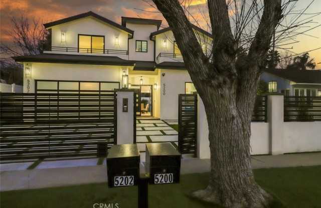 5200 Avenida Oriente