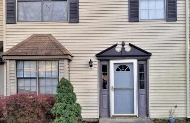 53 CROYDEN CT - 53 Croyden Court, Somerset, NJ 08873