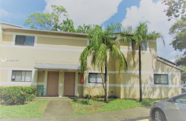 9453 S Palm Cir S - 9453 Palm Cir S, Pembroke Pines, FL 33025