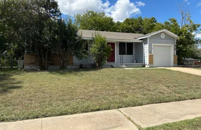 1003 San Antonio Street