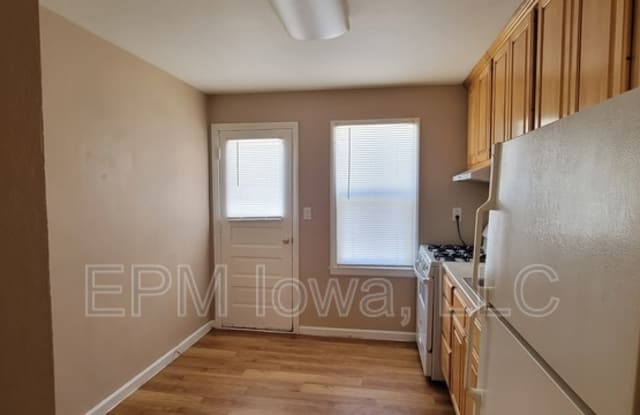 2141 Logan Avenue #3 - 2141 Logan Avenue, Waterloo, IA 50703