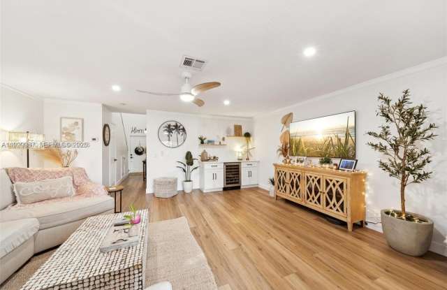 3425 Deer Creek Palladian Cir