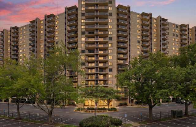 309 YOAKUM Parkway