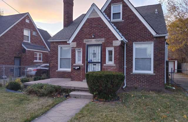 ***Three Bedroom East Side Home *** - 11347 Roxbury Street, Detroit, MI 48224