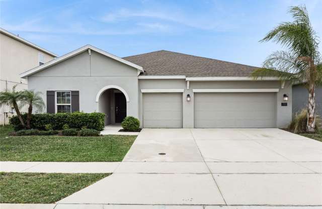 This charming 4 Bedroom, 3 Bath Single Family Home For Rent at 781 Taurus Lane, Saint Cloud, FL 34772