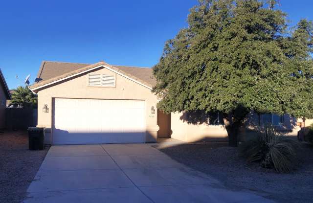 3+2 Stylish and comfortable place to call home!