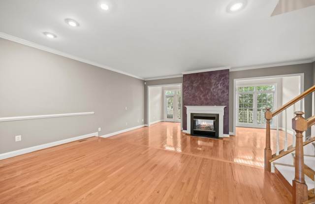 10502 CHANCERY Court