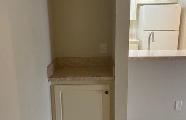 963 Sonesta Avenue NE