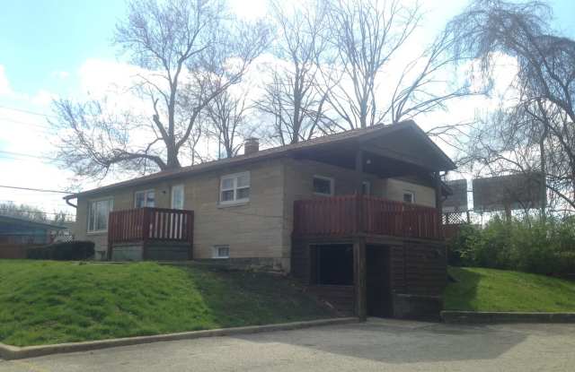 Spacious 5 bedroom, 2 bath house! Available August 2026!