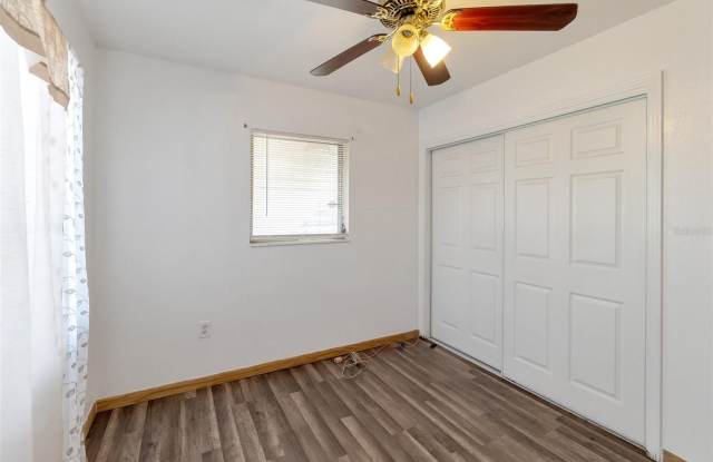 1914 W WALNUT STREET