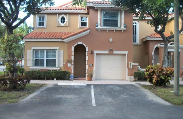 8445 NW 140th Ter - 8445 Northwest 140th Terrace, Miami Lakes, FL 33016