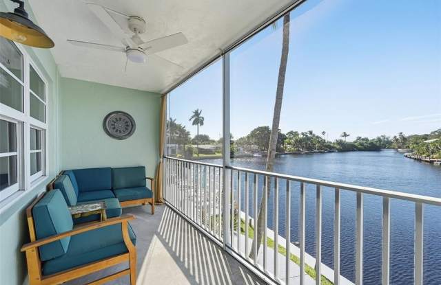 Photo of 801 NE 18th Ct