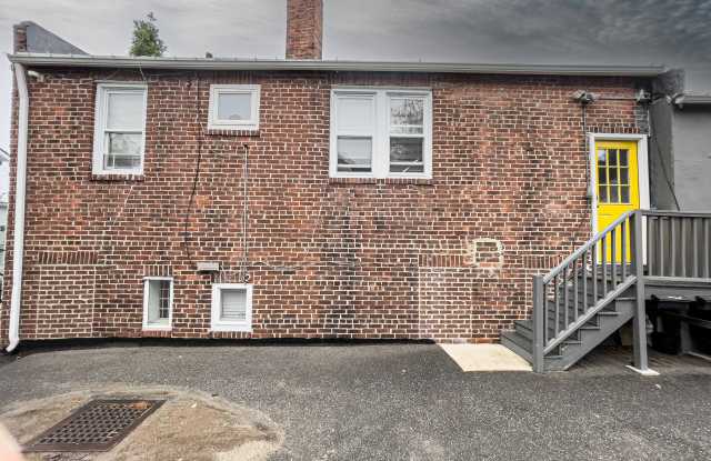 18 Riverside Avenue