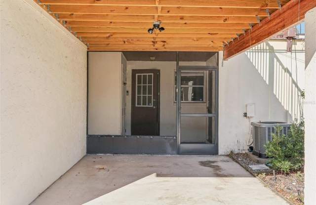 3339 RAMBLEWOOD COURT