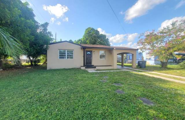 1512 S 28th Ave - 1512 South 28th Avenue, Hollywood, FL 33020