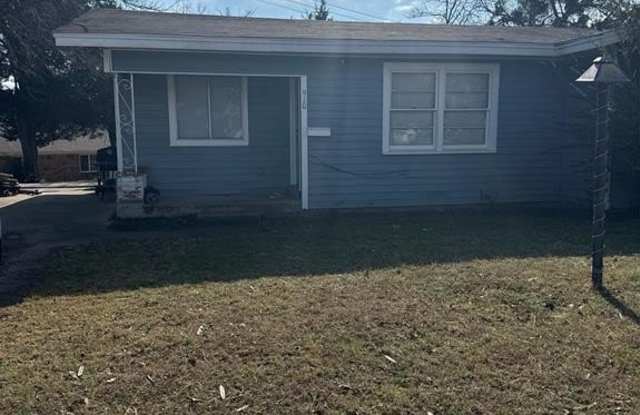 Photo of 910 Circle Drive