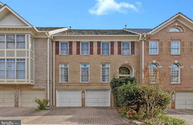 Photo of 7953 TURNCREST Drive