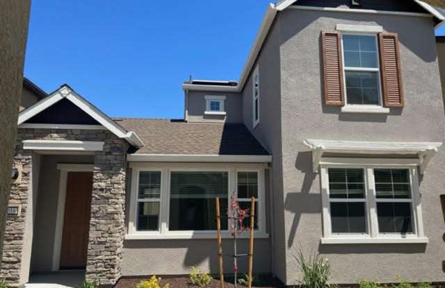 Photo of Gorgeous Newer Home in Roseville!