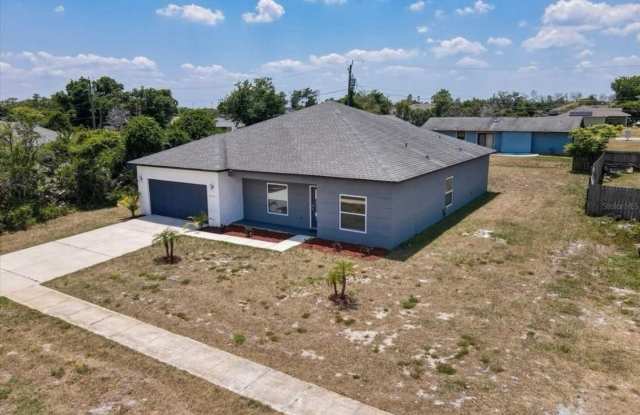 5 Bedroom Single Family Home in Deltona