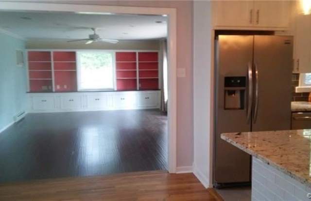 6208 W Franklin Street