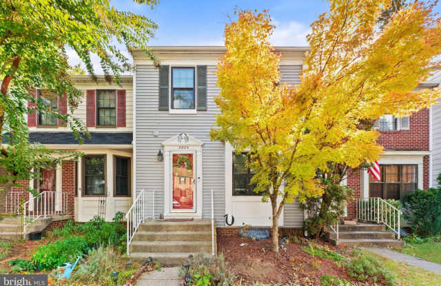 8605 WESTERN OAK Drive