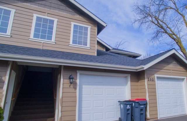 Photo of Clean 2 Bedroom. 2 bath apartment