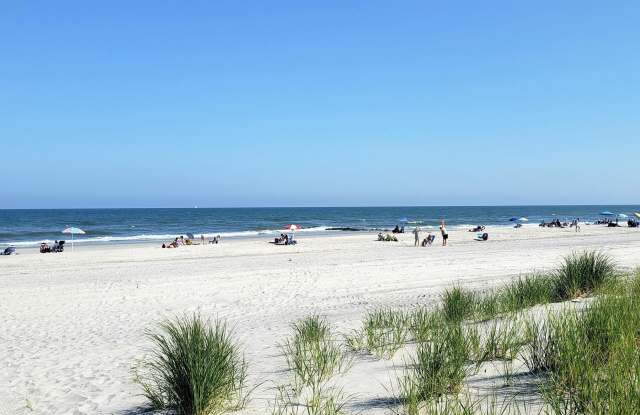 Photo of 618 Bayshore Ave