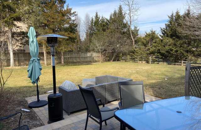 1256 SPRING HILL Road