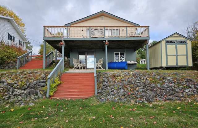 72 Crescent Circle Circle