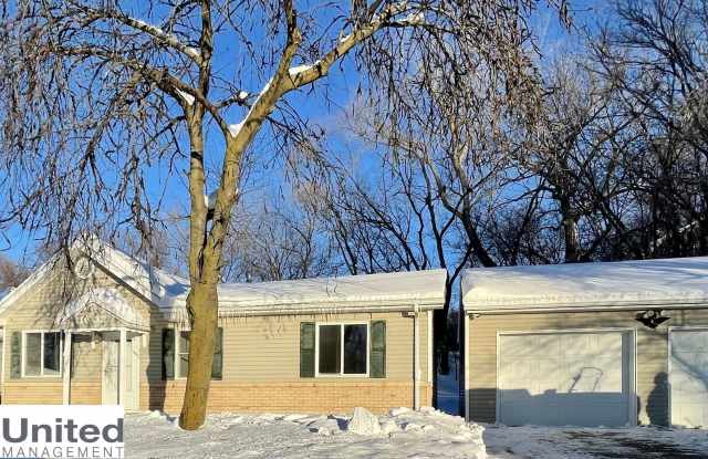 Fully renovated 3 beds, 1 bath home for rent.