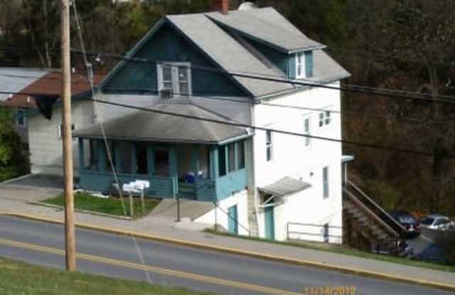 464 Stewart Street - 3