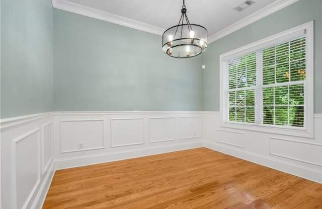 1420 Briarhaven Trail NE