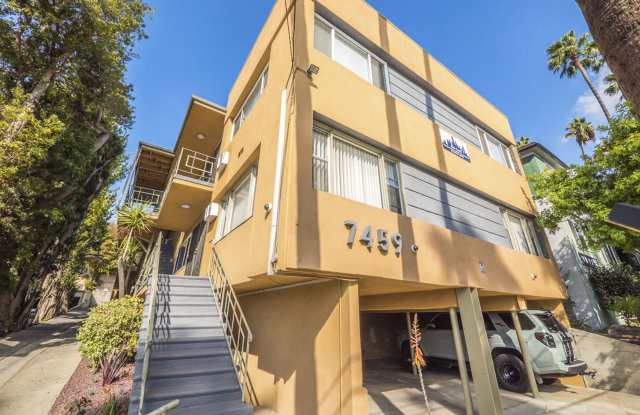 Photo of 7459 Hollywood Blvd.