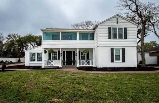 Photo of 4237 Ocean Drive