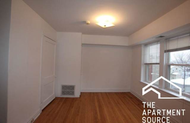 2853 West Berteau Ave.