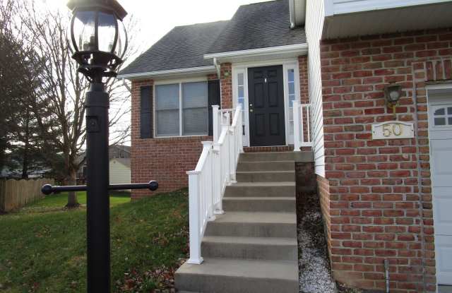 50 FALLING LEAF Court