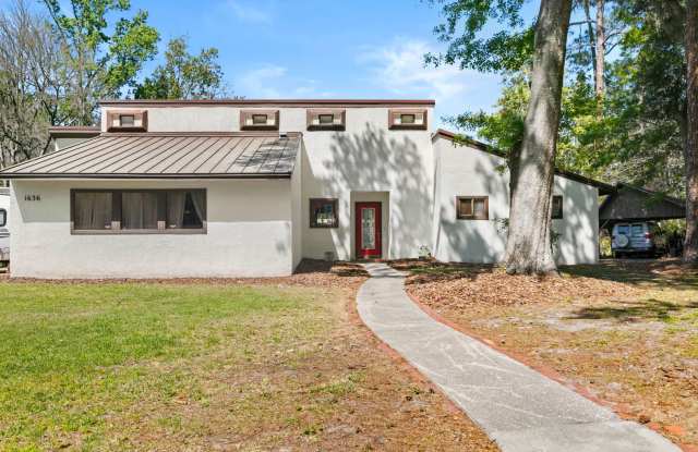 LAKE FRONT LOCATION IN THE HEART OF GAINESVILLE!!! photos photos