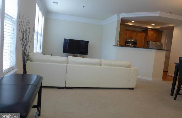 7037 Huntley Run Place