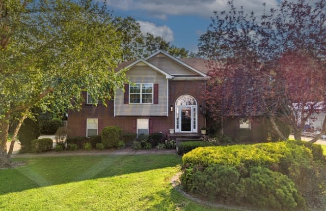 3435 N Henderson Way - 3435 North Henderson Way, Clarksville, TN 37042