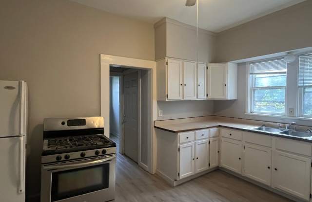 225 East Parkway Avenue - 1