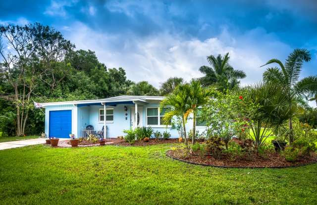 CLOSE TO HISTORIC DISTRICT AND PARKS - 927 West Olympia Avenue, Punta Gorda, FL 33950