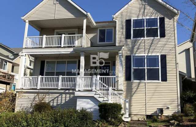 Beautiful NW Portland Home with Covered Deck, Neighborhood Park, Close to Shopping! photos photos