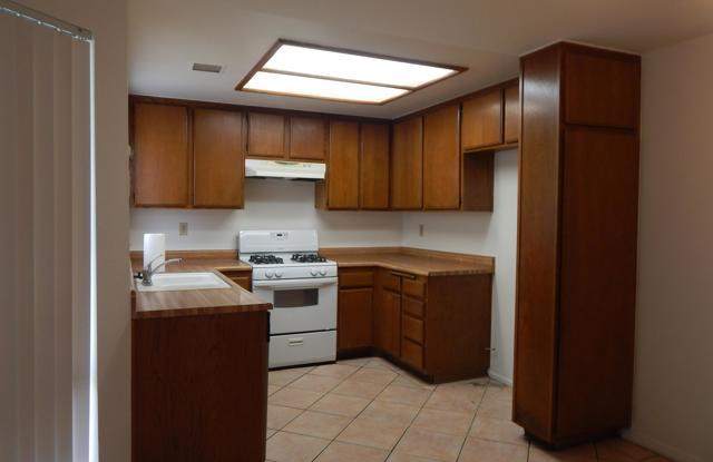 5261 Perkins Rd
