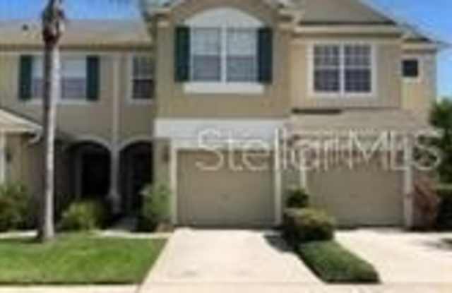 948 VISTA CAY Court