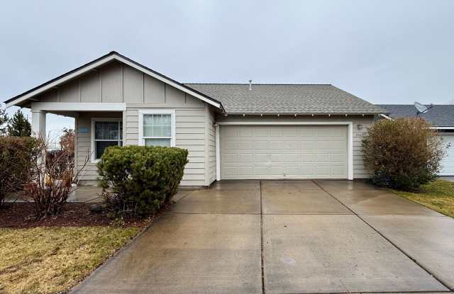 COME TAKE A LOOK AT THIS BEAUTIFUL NEWLY UPDATED HOME IN REDMOND!!